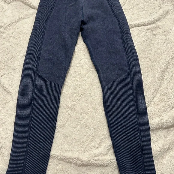 Offline by Aerie size small - Picture 2 of 2